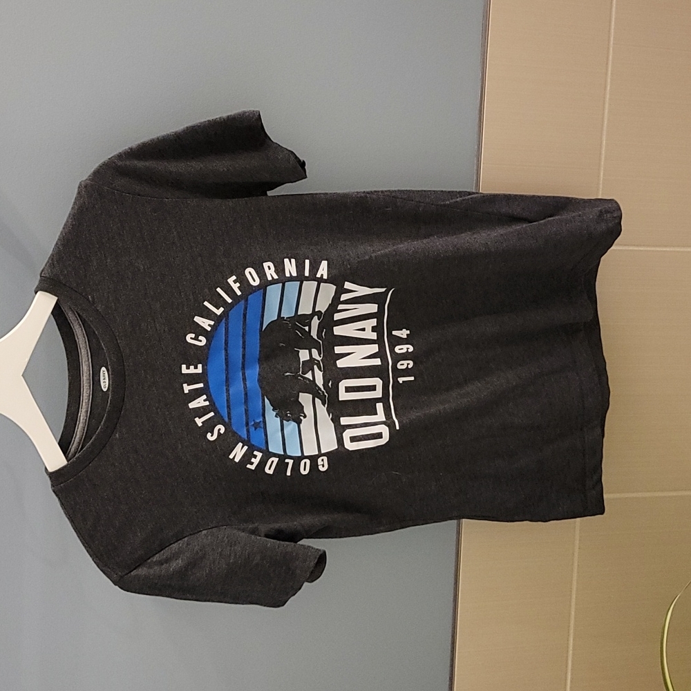 Old Navy t-shirt